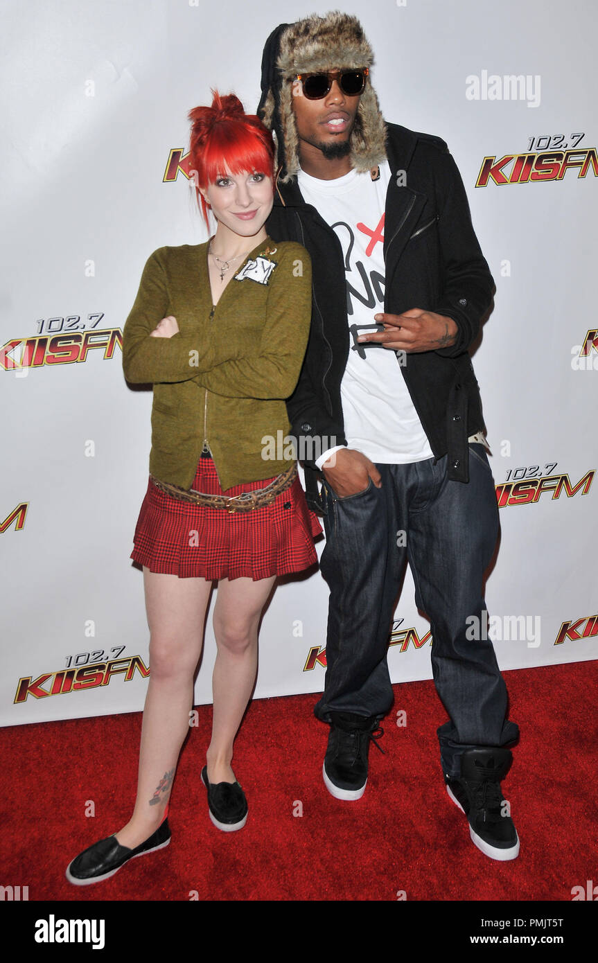 Hayley Williams e B.O.B. AKA Bobby Ray a 102,7 KIIS FM Jingle della sfera 2010 tenutosi presso il Nokia Theater L.A. Vive a Los Angeles, CA. La manifestazione si è svolta domenica 5 dicembre, 2010. Foto di PRPP/PictureLux Riferimento File # 30739 110PLX per solo uso editoriale - Tutti i diritti riservati Foto Stock