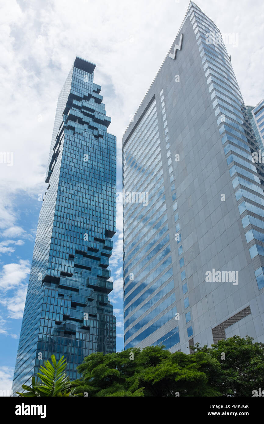 La singolare forma di pixel MahaNakhon Tower alto edificio in Bangkok, Thailandia Foto Stock
