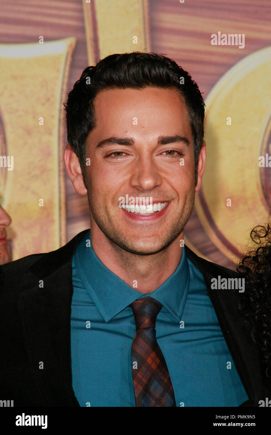 Zachary Levi alla premiere di Disney's "aggrovigliato'. Gli arrivi presso l'El Capitan theater a Hollywood, CA, Novembre 14, 2010. Foto © Giuseppe Martinez/Picturelux - Tutti i diritti riservati. Riferimento al file # 30700 043JM per solo uso editoriale - Foto Stock
