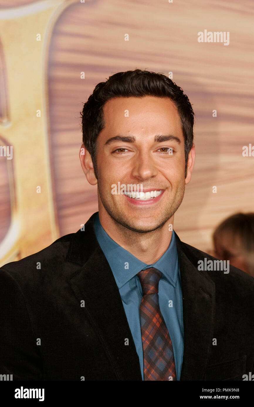 Zachary Levi alla premiere di Disney's "aggrovigliato'. Gli arrivi presso l'El Capitan theater a Hollywood, CA, Novembre 14, 2010. Foto © Giuseppe Martinez/Picturelux - Tutti i diritti riservati. Riferimento al file # 30700 044JM per solo uso editoriale - Foto Stock