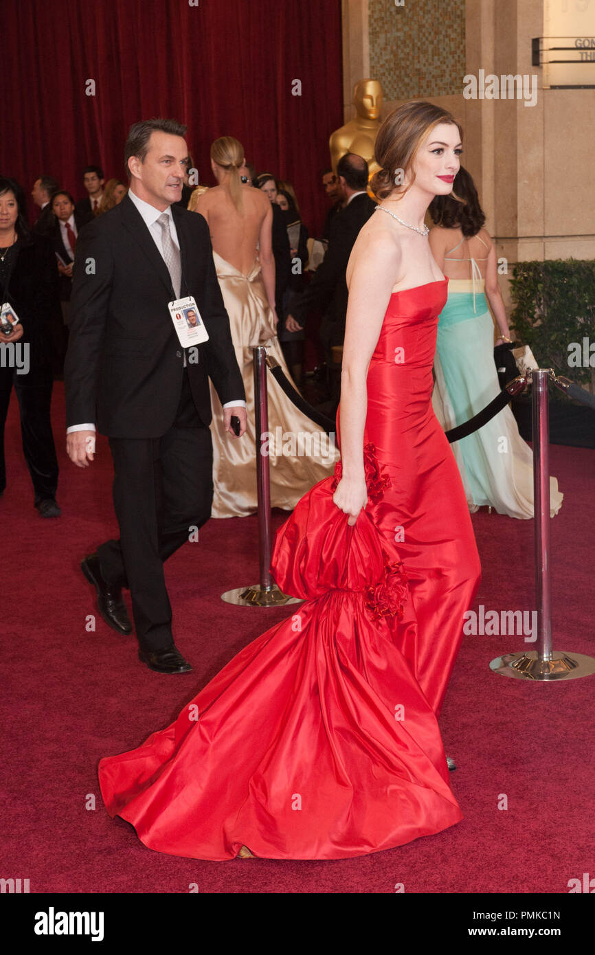 Anne Hathaway arriva l'ottantatreesimo annuale di Academy Awards il Kodak Theatre di Hollywood, CA il 27 febbraio 2011. Riferimento al file # 30871_063 per solo uso editoriale - Tutti i diritti riservati Foto Stock