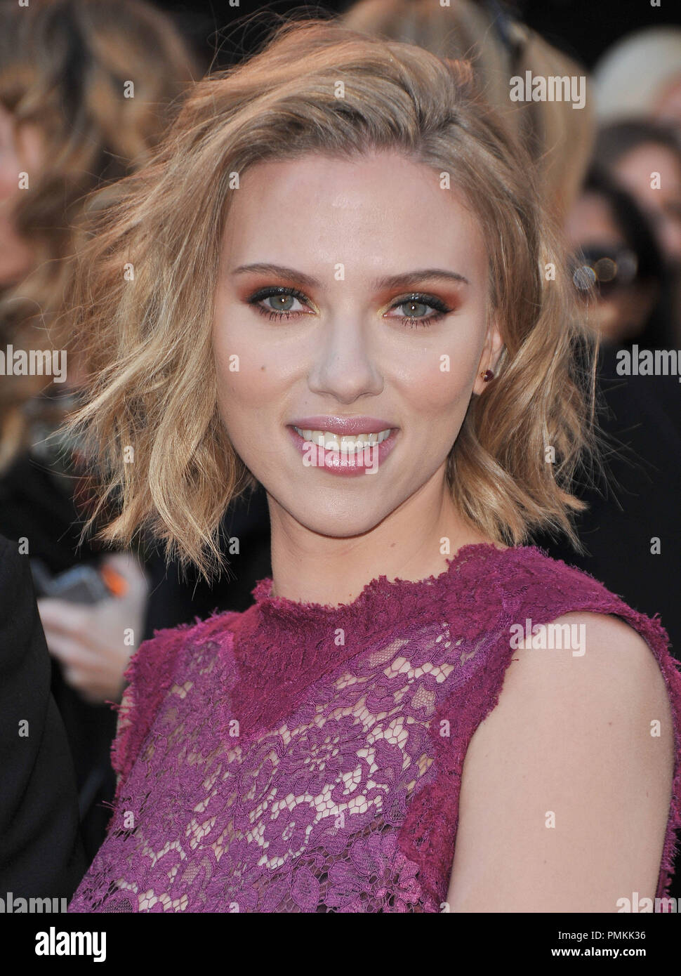 Scarlett Johansson all'ottantatreesimo annuale di Academy Awards - Gli arrivi presso il Kodak Theatre di Hollywood, CA. La manifestazione si è svolta domenica 27 febbraio, 2011. Foto di PRPP Pacific Rim Photo Press / PictureLux Riferimento File # 30871 584 per solo uso editoriale - Tutti i diritti riservati Foto Stock