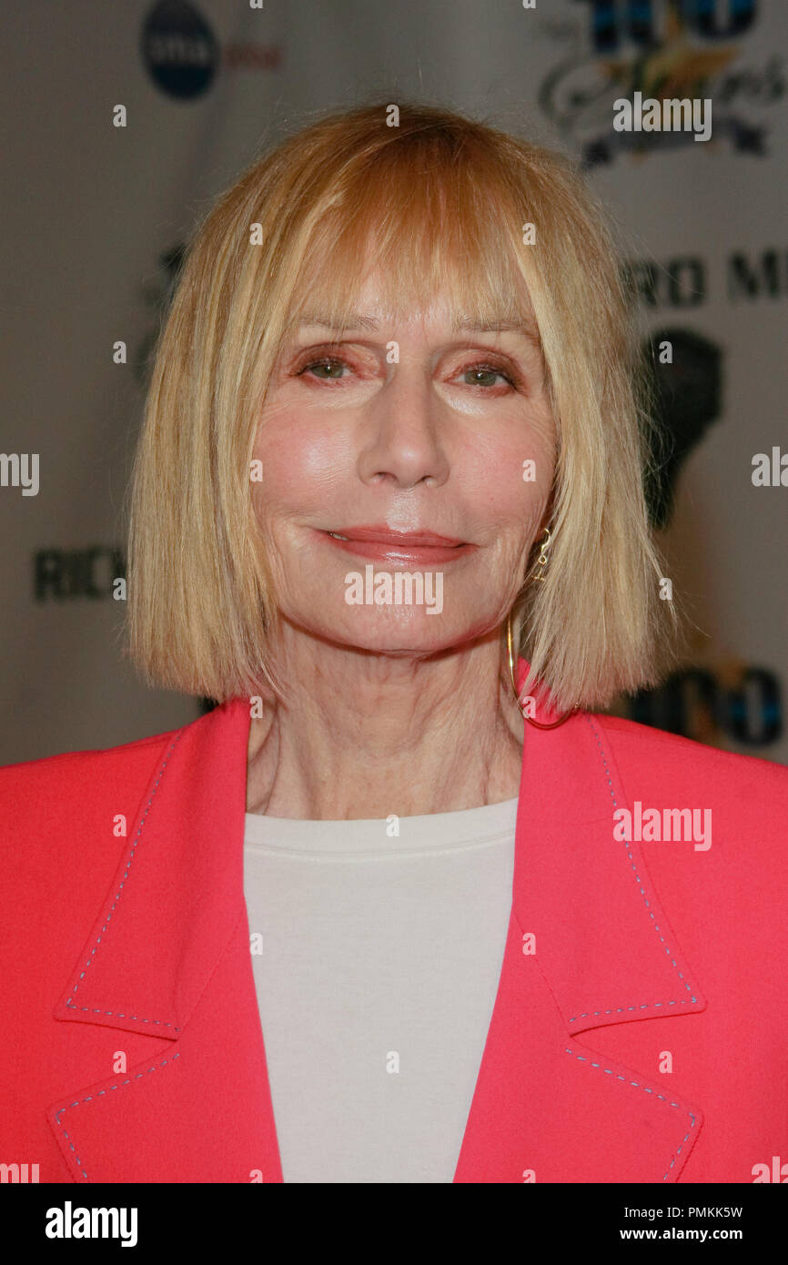 Sally Kellerman alla ventunesima edizione notte di 100 stelle Awards Gala. Gli arrivi presso il Beverly Hills Hotel Crystal Ballroom di Beverly Hills, CA, 27 febbraio 2011. Foto di Joe Martinez / PictureLux Foto Stock