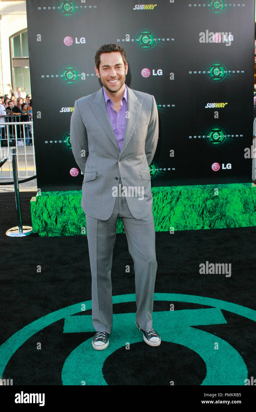 Zachary Levi alla premiere di Warner Brothers Pictures' 'Lanterna Verde". Gli arrivi presso Grauman's Chinese Theatre a Hollywood, CA, 15 giugno 2011. Foto di Joe Martinez / PictureLux Foto Stock