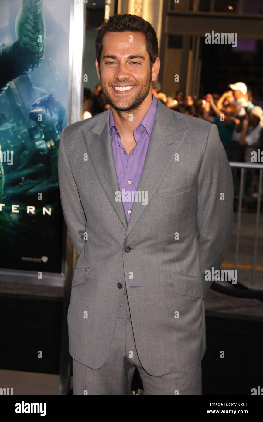 Zachary Levi 15/06/2011 "Lanterna Verde' Premiere @ Grauman's Chinese Theater, Hollywood Foto di Megumi Torii/ www.HollywoodNewsWire.net/ PictureLux Foto Stock