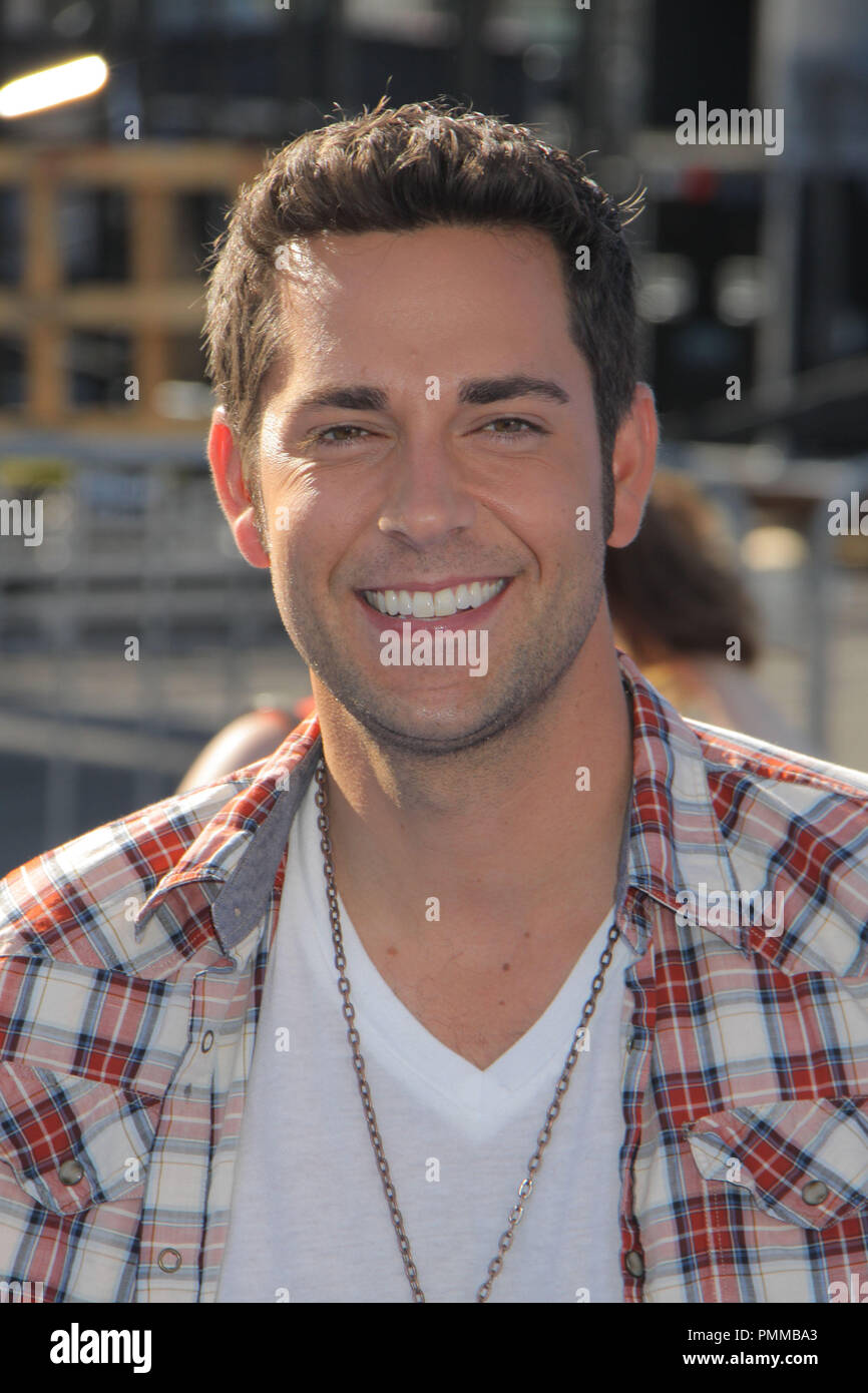 Zachary Levi 08/14/2011 '2011 fare qualcosa! Awards' @ Hollywood Palladium, Hollywood Foto di Megumi Torii/ www.HollywoodNewsWire.net/ PictureLux Foto Stock