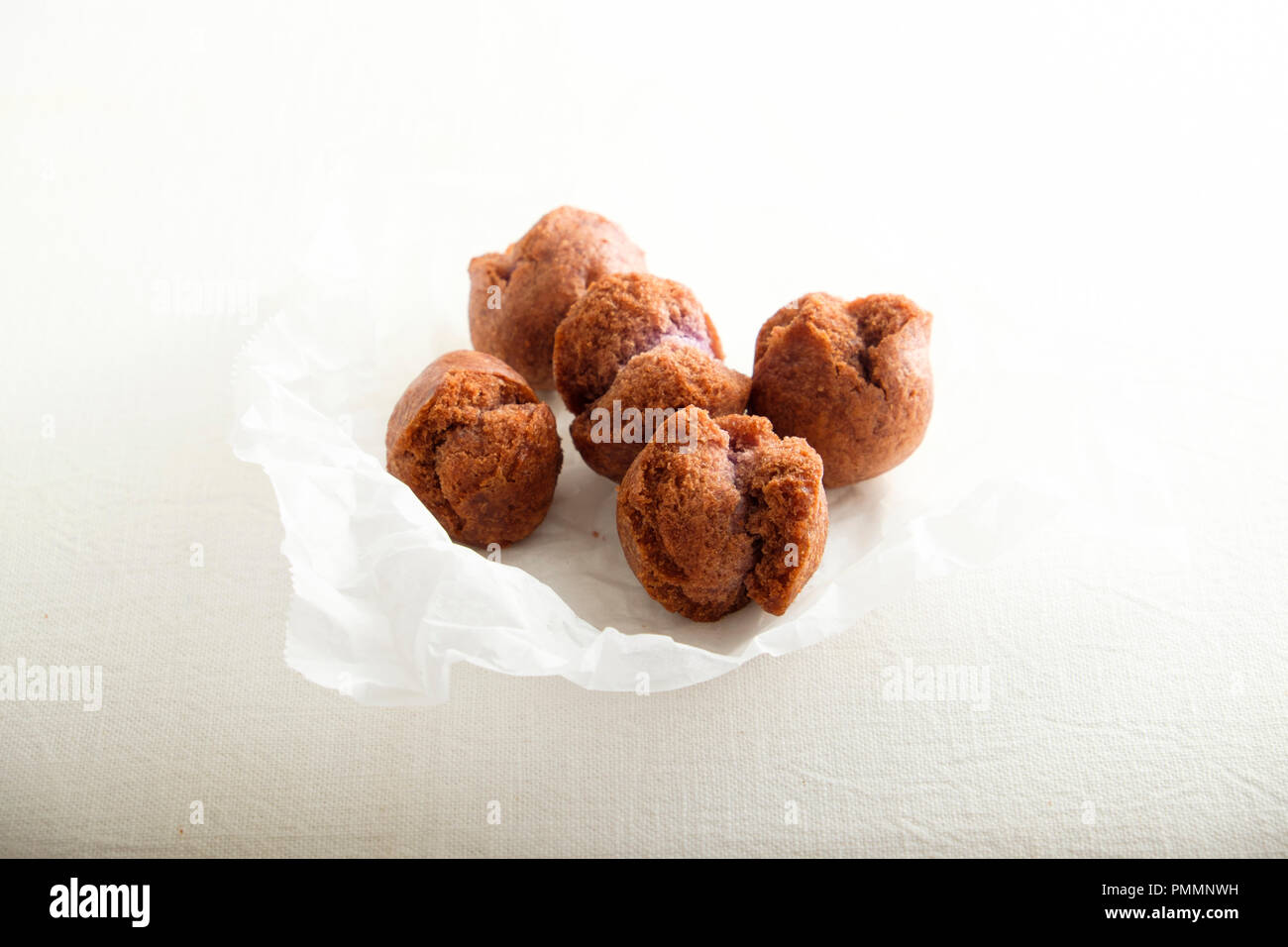 Sata andagi (Okinawense dolce fritta bun) Foto Stock