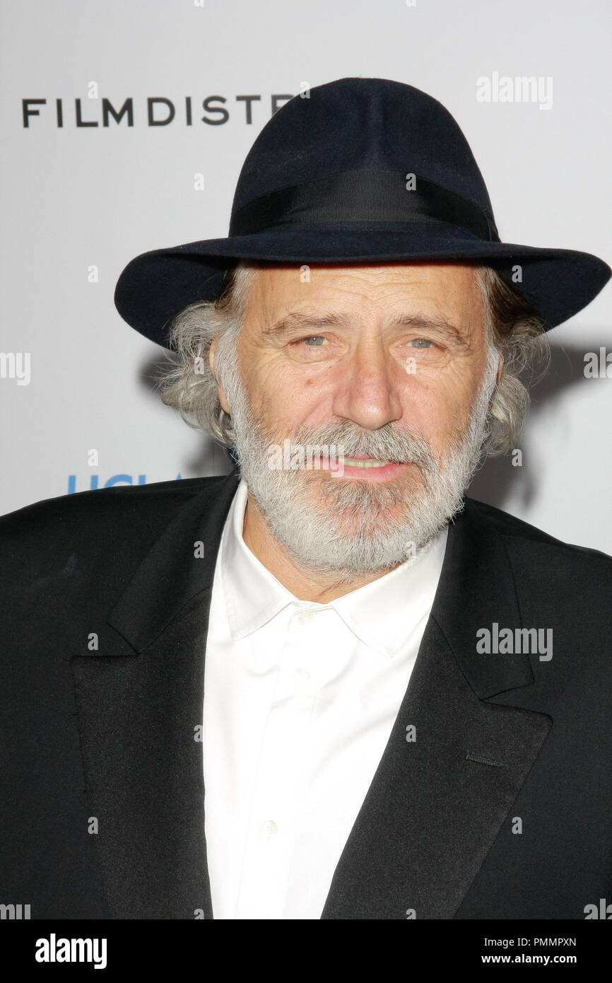 Rada Serbedzija presso il Los Angeles Premiere di 'nella terra di sangue e di miele". Gli arrivi presso Arclight cinema di Hollywood, CA, 8 dicembre 2011. Foto di Joe Martinez / PictureLux Foto Stock