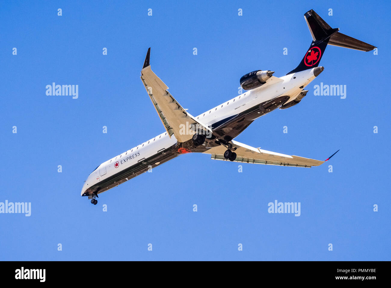 Settembre 11, 2018 San Jose / CA / STATI UNITI D'AMERICA - Volo Air Canada Airlines gli aeromobili in avvicinamento Norman Y. Mineta San Jose International Airport Foto Stock