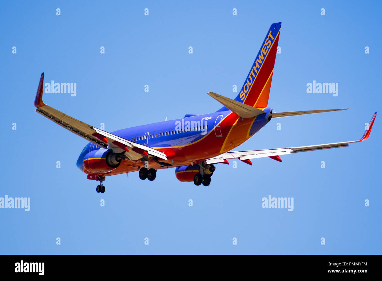 Settembre 11, 2018 San Jose / CA / STATI UNITI D'AMERICA - battenti Southwest Airlines gli aeromobili in avvicinamento Norman Y. Mineta San Jose International Airport Foto Stock