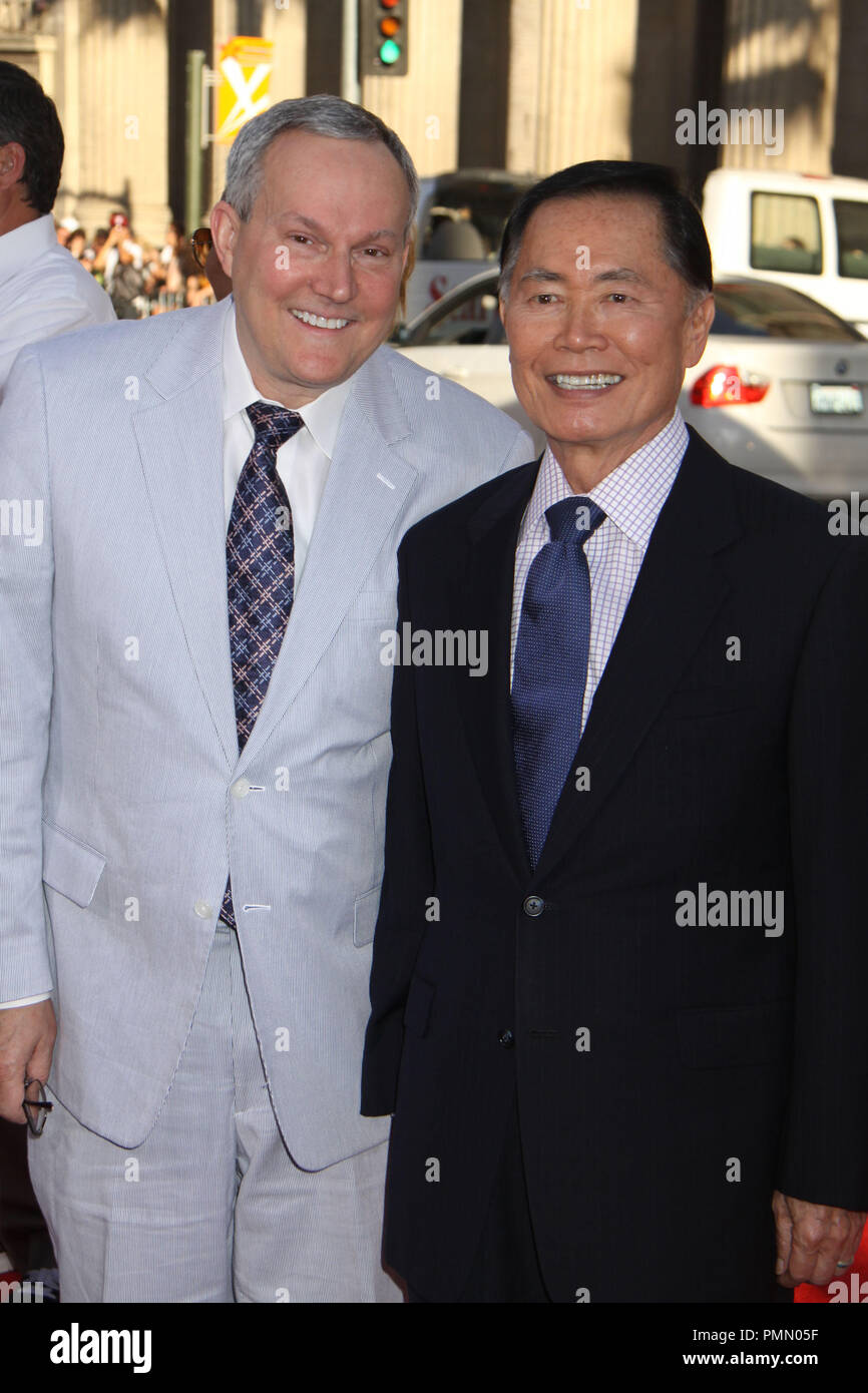 George Takei 06/27/2011 "Larry Crowne' Premiere @ Grauman's Chinese Theater, Hollywood Foto di Megumi Torii/ www.HollywoodNewsWire.net/ PictureLux Foto Stock