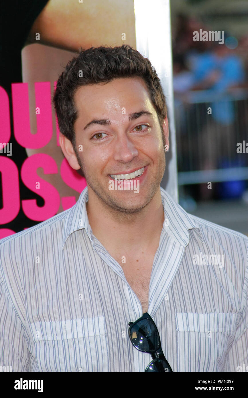 Zachary Levi alla premiere di New Line Cinema 'orribile boss". Gli arrivi presso Grauman's Chinese Theatre a Hollywood, CA, 30 giugno 2011. Foto di Joe Martinez / PictureLux Foto Stock