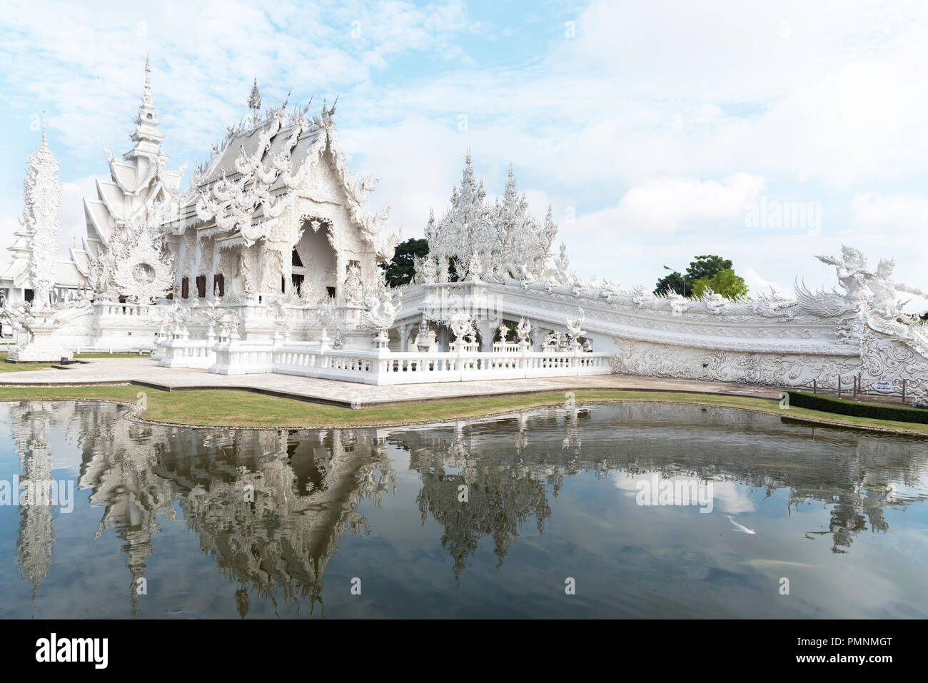 5 giugno 2018: Viste di Wat Rong Khun (bianco tempio). Chiang Rai, Thailandia Foto Stock