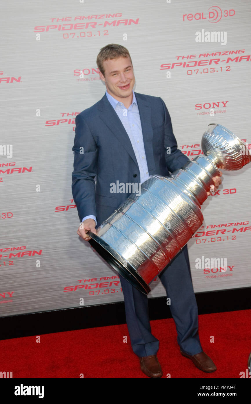 Dustin Brown, Los Angeles Kings capitano, alla premiere di Columbia Pictures / meraviglia che 'l'Amazing Spider-Man'. Gli arrivi presso il Regency Village Theatre di Westwood, CA,Giugno 28, 2012. Foto di Joe Martinez / PictureLux Foto Stock