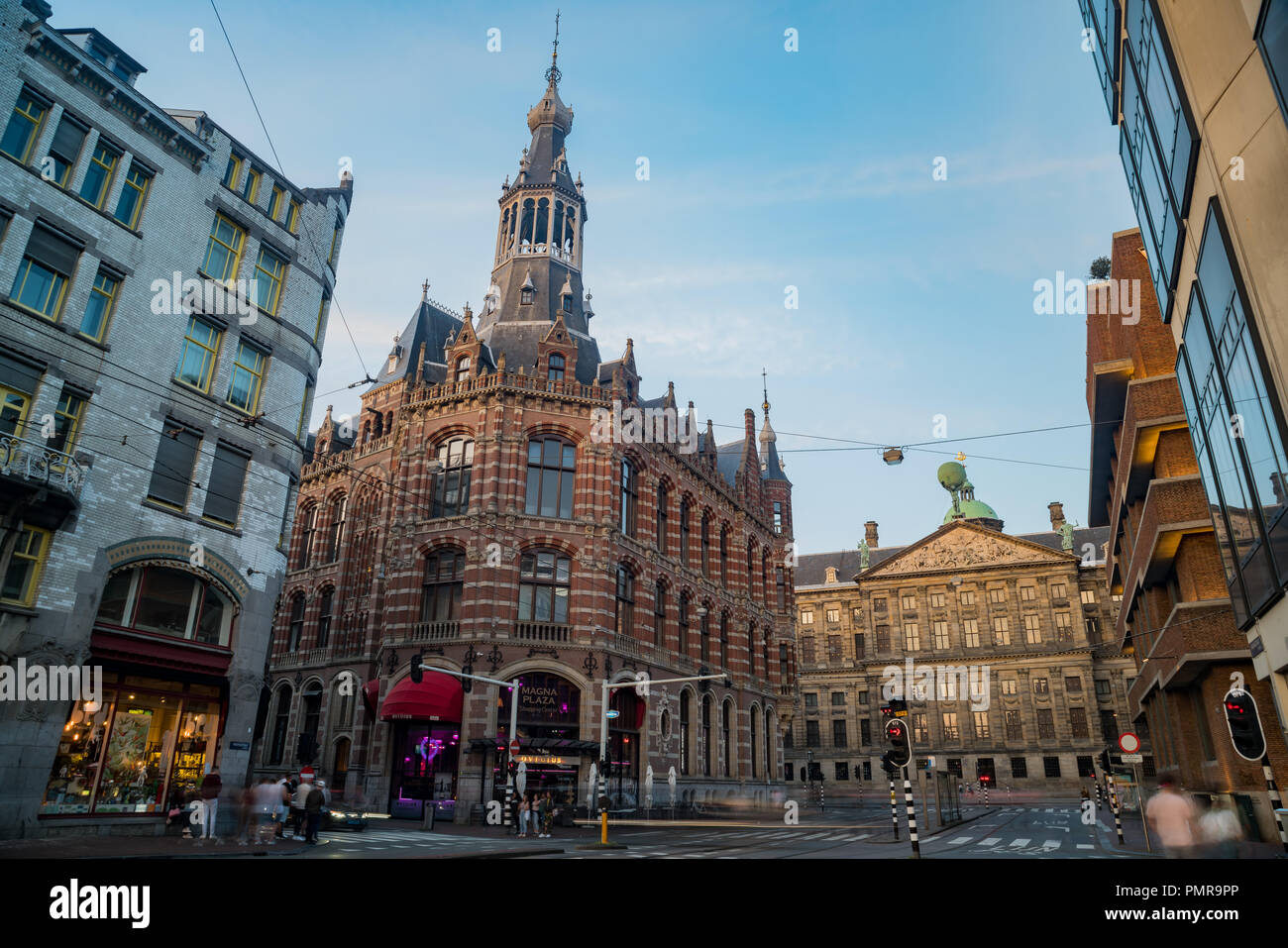 Amsterdam, Lug 21: vista esterna della storica Magna Plaza e il paesaggio il Lug 21, 2017 a Amsterdam, Paesi Bassi Foto Stock