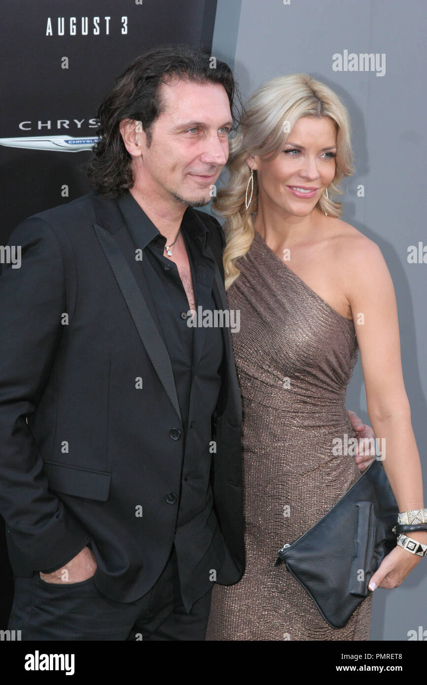 Patrick Tatopoulos e McKenzie Westmore presso il Los Angeles premiere di Columbia Pictures "Richiamo totale'. Gli arrivi presso il Grauman's Chinese Theatre a Hollywood, CA, 1 agosto 2012. Foto: Richard Chavez / PictureLux Foto Stock