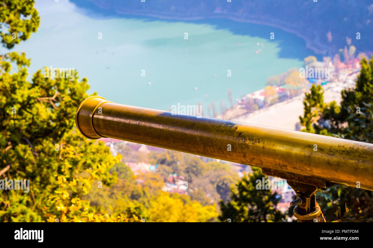 Telescopio presente sul lago di Naini view point in Nainital, Uttarakhand, India, Asia. Foto Stock