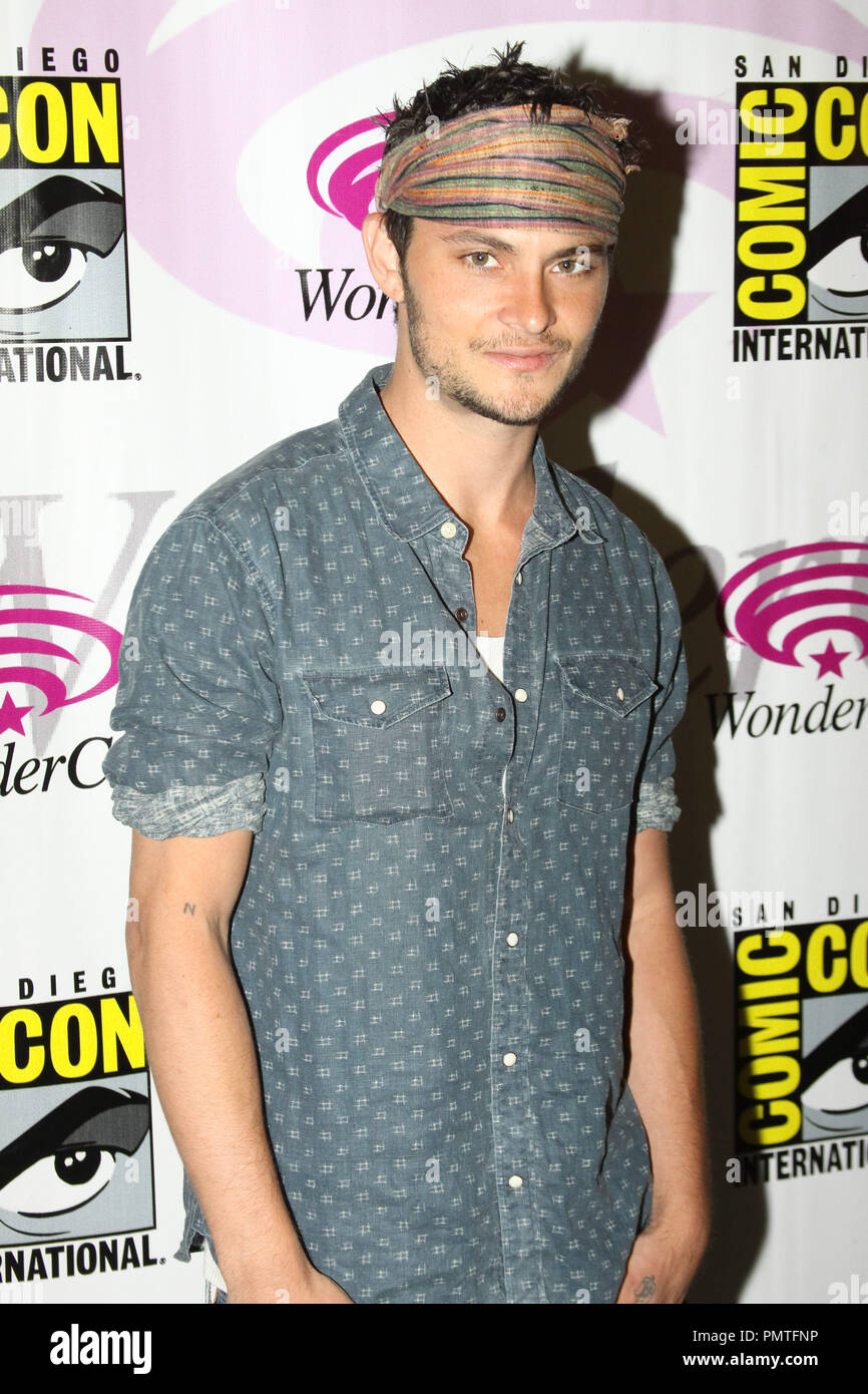 Shiloh Fernandez al giorno 2 di WonderCon Anaheim. La Evil Dead Premere Line arrivi presso l'Anaheim Convention Center di Anaheim, CA, 30 marzo 2013. Foto: Richard Chavez / PictureLux Riferimento File # 31908 075RAC per solo uso editoriale - Tutti i diritti riservati Foto Stock