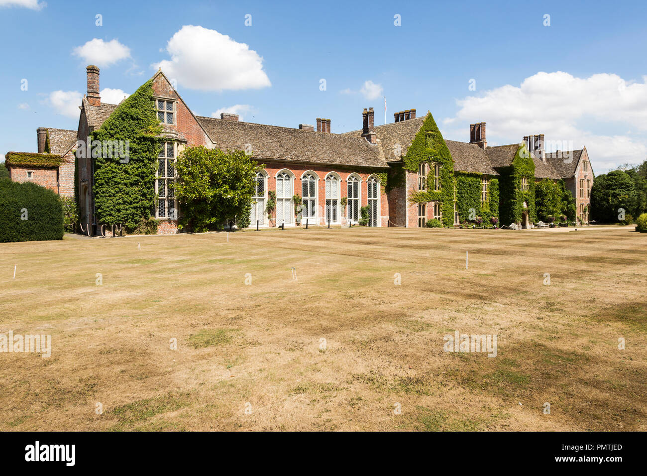 Facciata e ingresso al Littlecote House Hotel, Hungerford, Berkshire, Inghilterra, Regno Unito Foto Stock