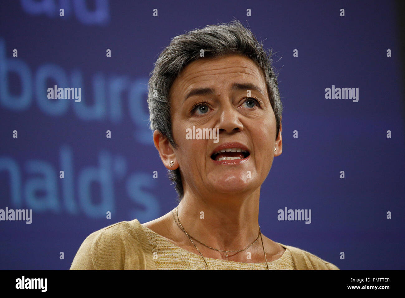 Bruxelles, Belgio. Xix sett. 2018. Il Commissario europeo alla concorrenza Margrethe Vestager tiene una conferenza stampa in Lussemburgo McDonald's caso di aiuto di Stato. Alexandros Michailidis/Alamy Live News Foto Stock
