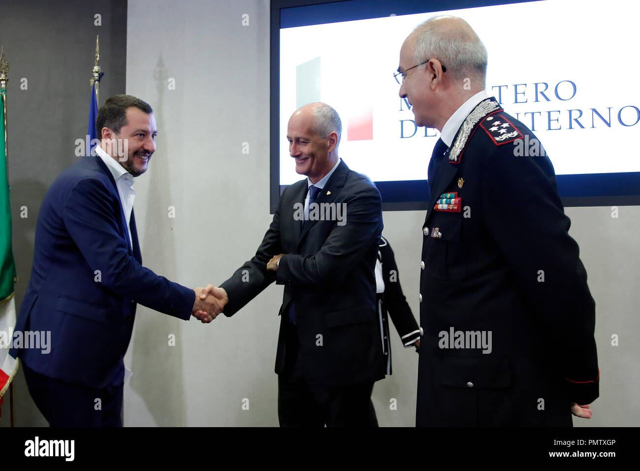 Matteo Salvini, Franco Gabrielli e Giovanni Nistri Roma 19/09/2018. Ministero dell'Interno. Conferenza stampa del ministro dell'Interno per illustrare i risultati conclusivi dell'operazione Spiagge sicuro - Estate 2018. Roma 19 Settembre 2018. Conferenza stampa del ministro italiano pf Affari Interni per illustrare i risultati dell'operazione 'Sicurezza Estate 2018". Foto di Samantha Zucchi Insidefoto Foto Stock