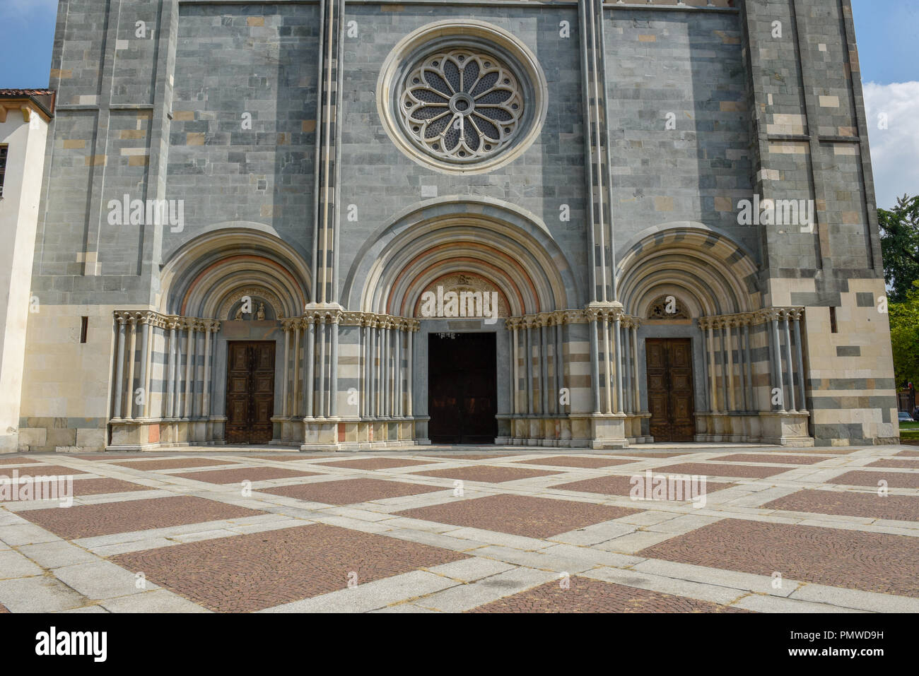 La Basilica di Sant'Andrea a Vercelli che fu costruita tra il 1219 e 1227. L'abbazia è uno stile gotico, uno dei primi in Italia, fusi con Lomb Foto Stock