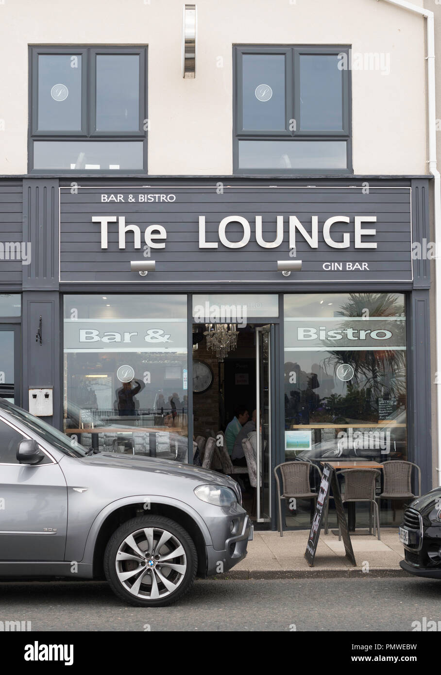 Il lounge, un lungomare gin bar e bistro, Seaham, Co. Durham, England, Regno Unito Foto Stock