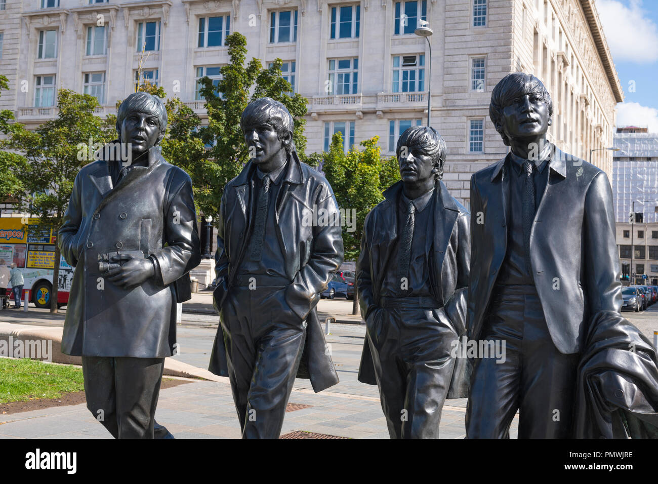 Liverpool Merseyside George Pier Head statua in bronzo del Beatles Andy Edwards 2015 Fab Four Paul McCartney John Lennon George Harrison Ringo Starr Foto Stock