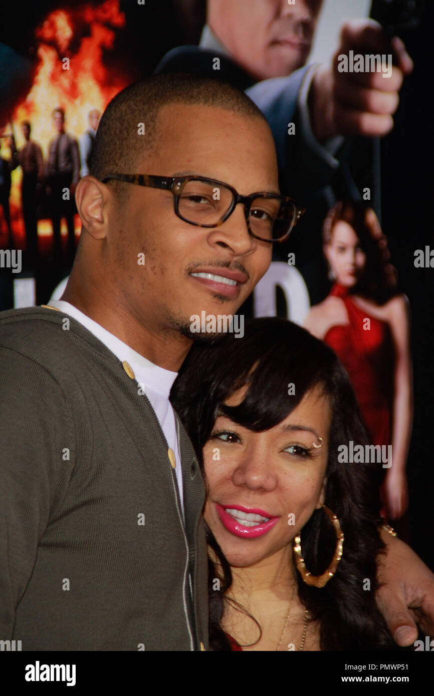 T.I. e Tameka 'Tiny' Cottle alla premiere di Warner Bros Foto" "Gangster Squad'. Gli arrivi presso Grauman's Chinese Theatre a Hollywood, CA, 7 gennaio 2013. Foto di Joe Martinez / PictureLux Foto Stock