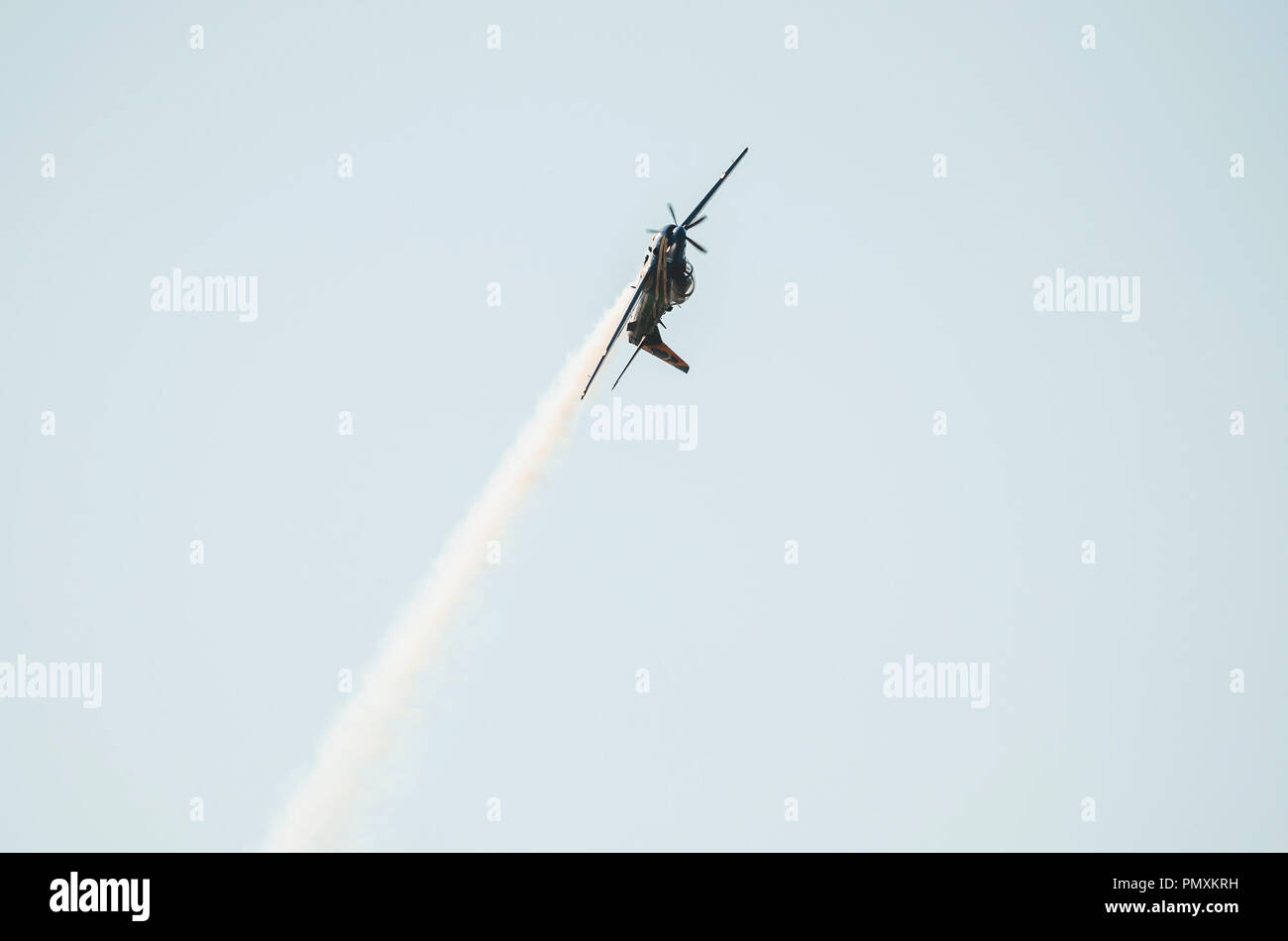 Campo Grande, Brasile - 09 Settembre 2018: FAB Esquadrilha da aereo Fumaca presentando, facendo acrobazie aeree alla Base Aerea. A-29 Super Tucano pla Foto Stock