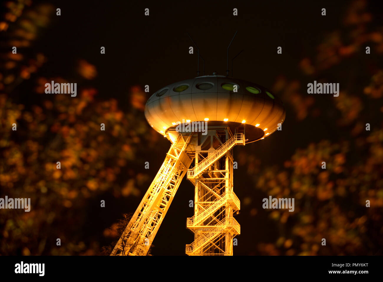 Il 'Colani uovo' è la futuristica riprogettazione di una torre di avvolgimento dell'ex miniera di carbone Ministro Achenbach in Lünen-Brambauer. Il design è venuto dal famoso designer Luigi Colani. Foto Stock