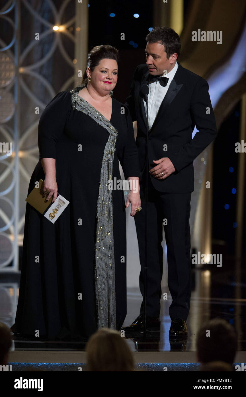 I presentatori di Melissa McCarthy e Jimmy Fallon sul palco durante la settantunesima Annuale di Golden Globe Awards presso il Beverly Hilton di Beverly Hills, CA domenica 12 gennaio, 2014. Riferimento al file # 32222 522CCR per solo uso editoriale - Tutti i diritti riservati Foto Stock