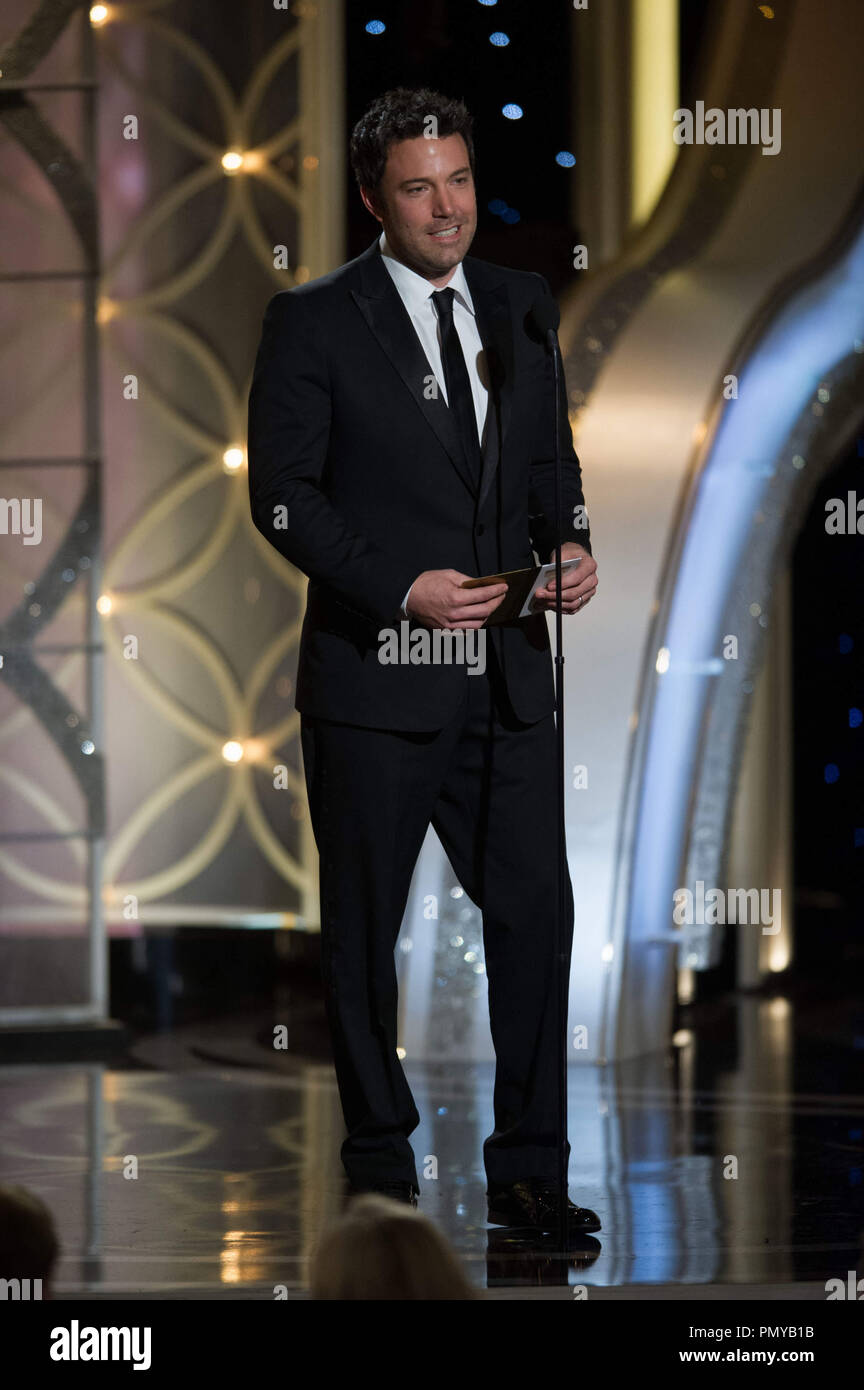 Presenter Ben Affleck sul palco durante la settantunesima Annuale di Golden Globe Awards presso il Beverly Hilton di Beverly Hills, CA domenica 12 gennaio, 2014. Riferimento al file # 32222 529CCR per solo uso editoriale - Tutti i diritti riservati Foto Stock