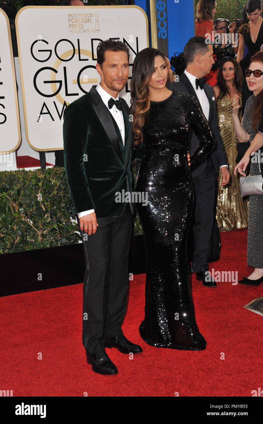 Matthew McConaughey e Camilla Alves al 2014 Golden Globes presso il Beverly Hilton Hotel. Foto di CCR / PictureLux Riferimento File # 32222 611JRCPS per solo uso editoriale - Tutti i diritti riservati Foto Stock