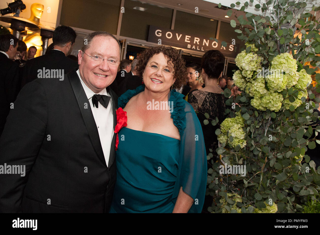 John Lasseter, Chief Creative Officer di Walt Disney e Pixar Animation Studios e Nancy Lasseter frequentare il governatore della palla dopo la trasmissione televisiva ABC dell'OSCAR® dal Dolby® Theatre in Hollywood, CA domenica 2 marzo, 2014. Riferimento al file # 32268 444 per solo uso editoriale - Tutti i diritti riservati Foto Stock