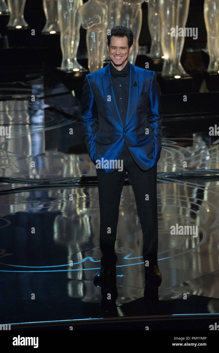 Il presentatore Jim Carrey sul palco durante il live ABC teletrasmesso del 86º Oscar® al Dolby® Theatre il 2 marzo 2014 a Hollywood, CA. Riferimento al file # 32268 562 per solo uso editoriale - Tutti i diritti riservati Foto Stock