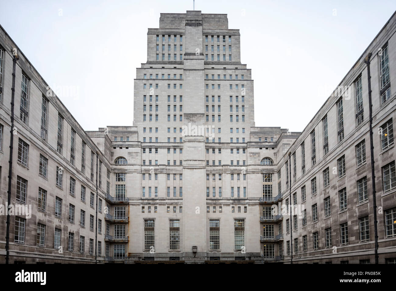 Esterno del Senato, il centro amministrativo dell'Università di Londra, situato nel cuore del quartiere di Bloomsbury, London, Regno Unito Foto Stock
