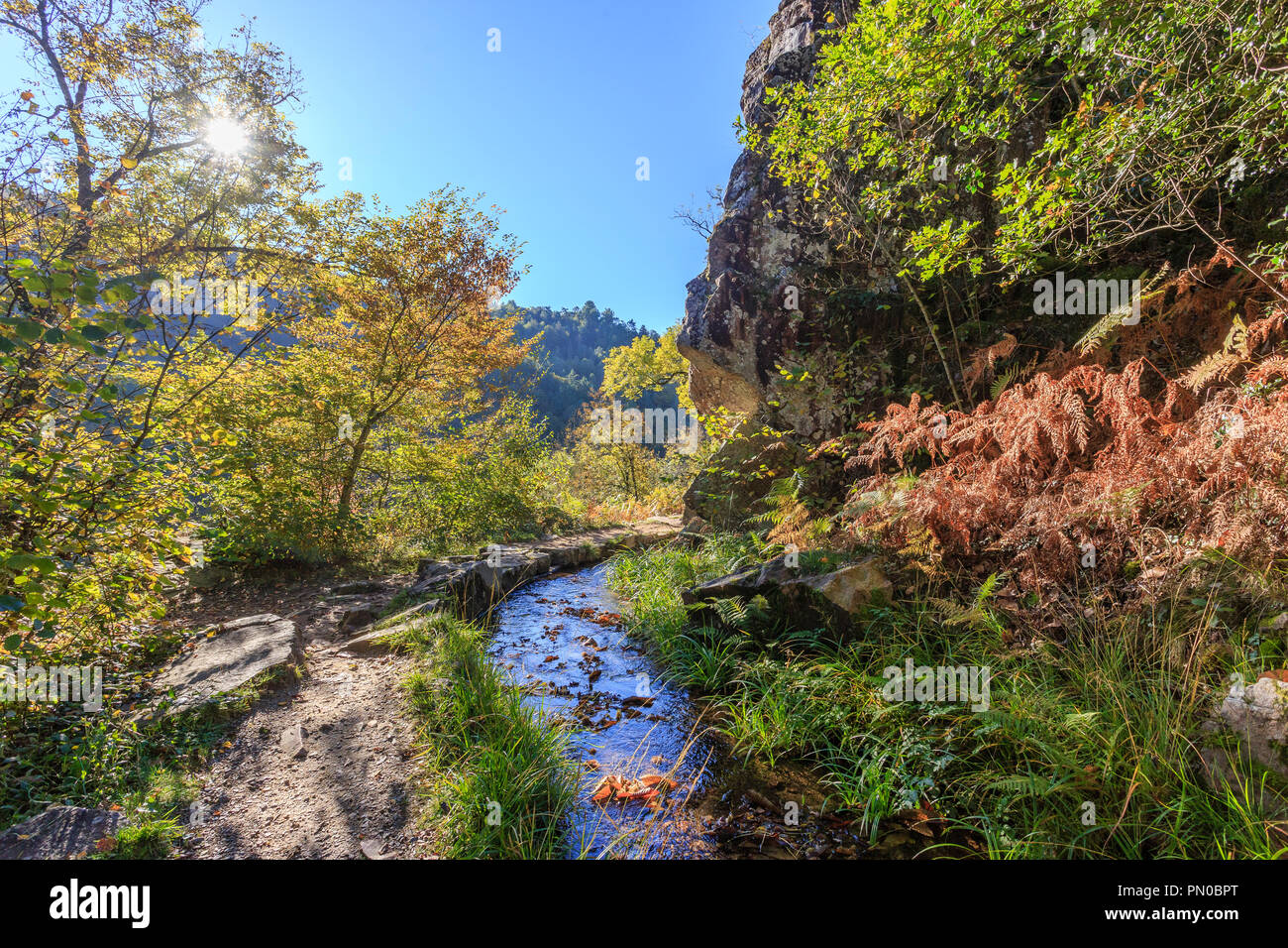 Francia, Correze, Aubazine, Canal des Moines // Francia, Corrèze (19), Aubazine, le canal des Moines Foto Stock