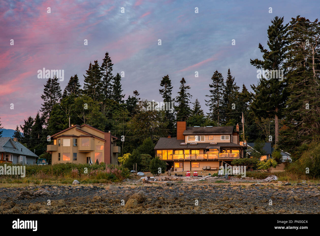 Litorale case, , Unione Bay, British Columbia, Canada Foto Stock