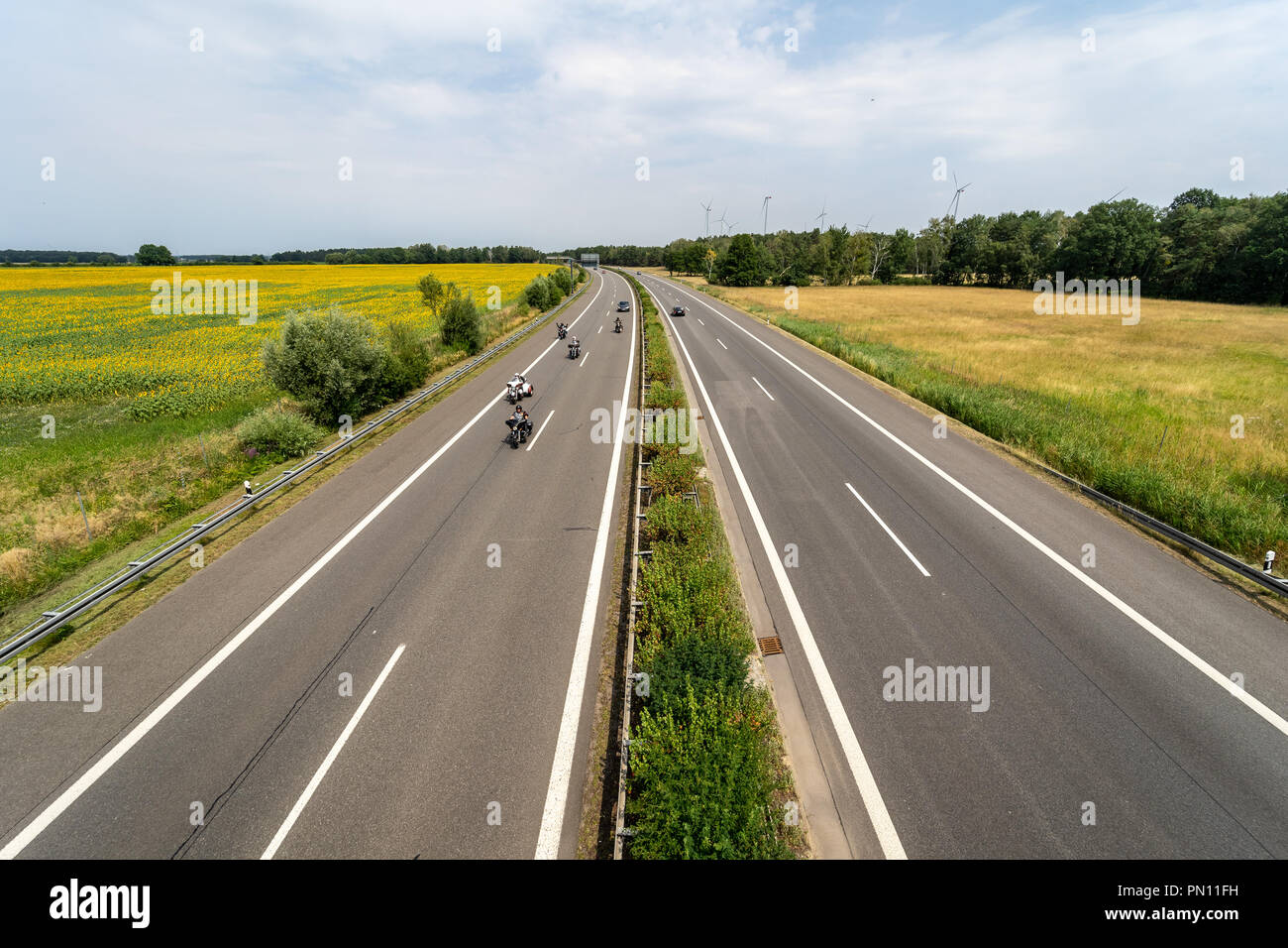 SENFTENBERG, Germania - Luglio 05, 2018: Bundesautobahn 13 (autostrada federale) è un autobahn nella Germania orientale, collegano Berlino con Dresda. Foto Stock