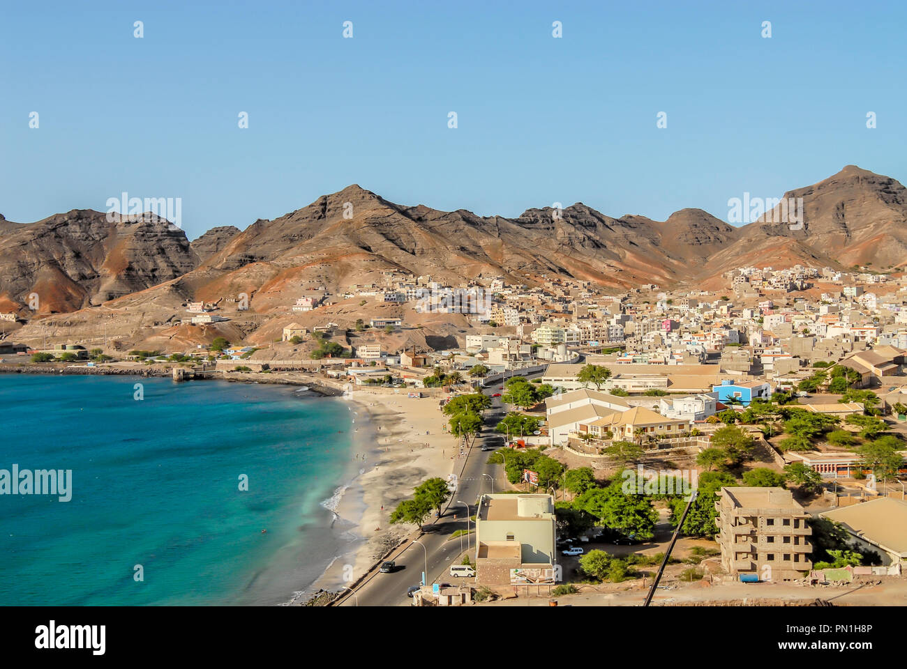 Spiaggia di Mindelo la città principale dell'isola di Sao Vicente alle isole di Capo Verde, Africa occidentale Foto Stock