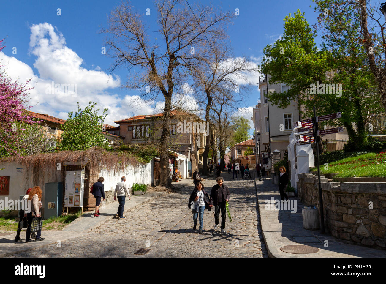 Tipica strada in vista della storica area della Città Vecchia di Plovdiv, Bulgaria. Foto Stock