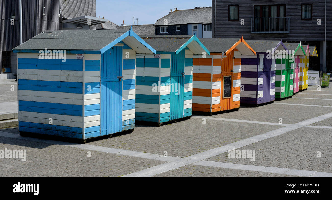 Dipinto di capanne di legno, Falmouth, Cornwell, Inghilterra Foto Stock