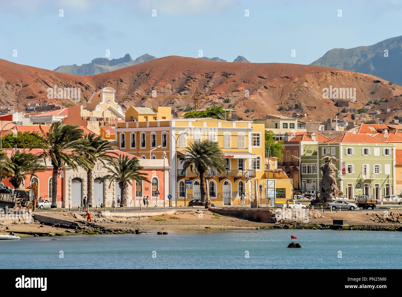 Vista su Mindelo, la città principale dell'isola di Sao Vicente, alle isole di Capo Verde Foto Stock