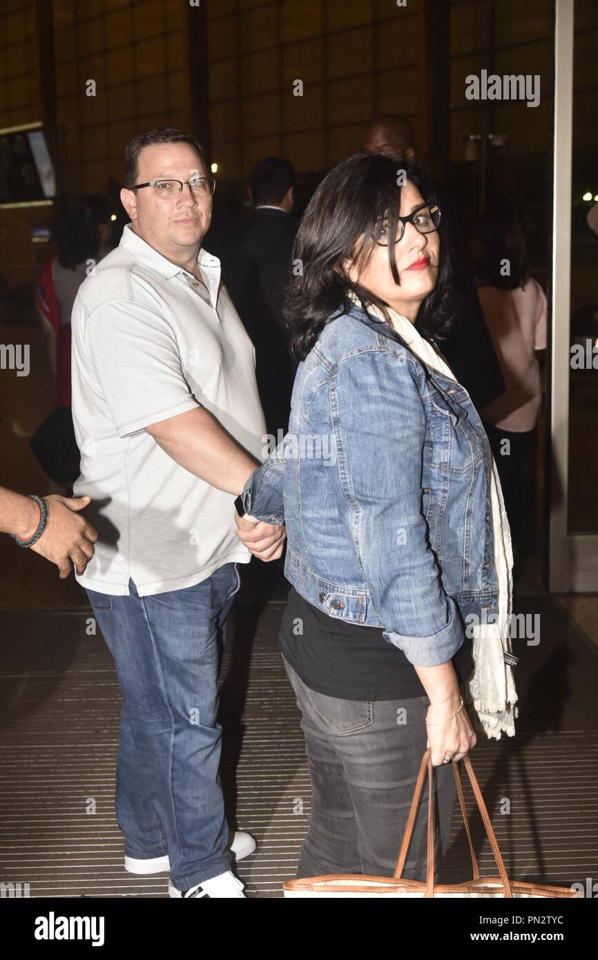 Nick Jonas arriva a Mumbai aeroporto con i suoi genitori che si preparano a lasciare l'India con: Denise Miller-Jonas, Paul Kevin Jonas, Suor quando: 20 Ago 2018 Credit: WENN Foto Stock