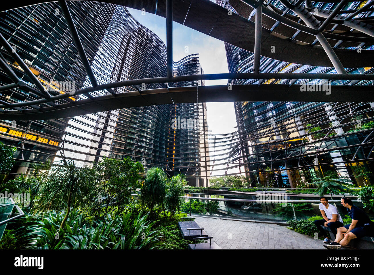 Marina Uno, utilizzo misto Highrise sviluppo, costituito da due residenziale e commerciale di una torre, mole'occhio dell 'cuore', uno spazio civico betw Foto Stock
