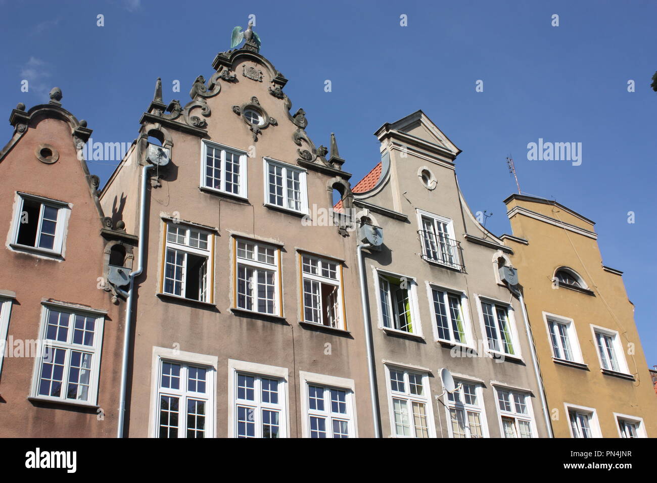 Edifici su ul. Swietego Ducha a Danzica, Polonia ricostruito dopo la seconda guerra mondiale dalle autorità comuniste Foto Stock