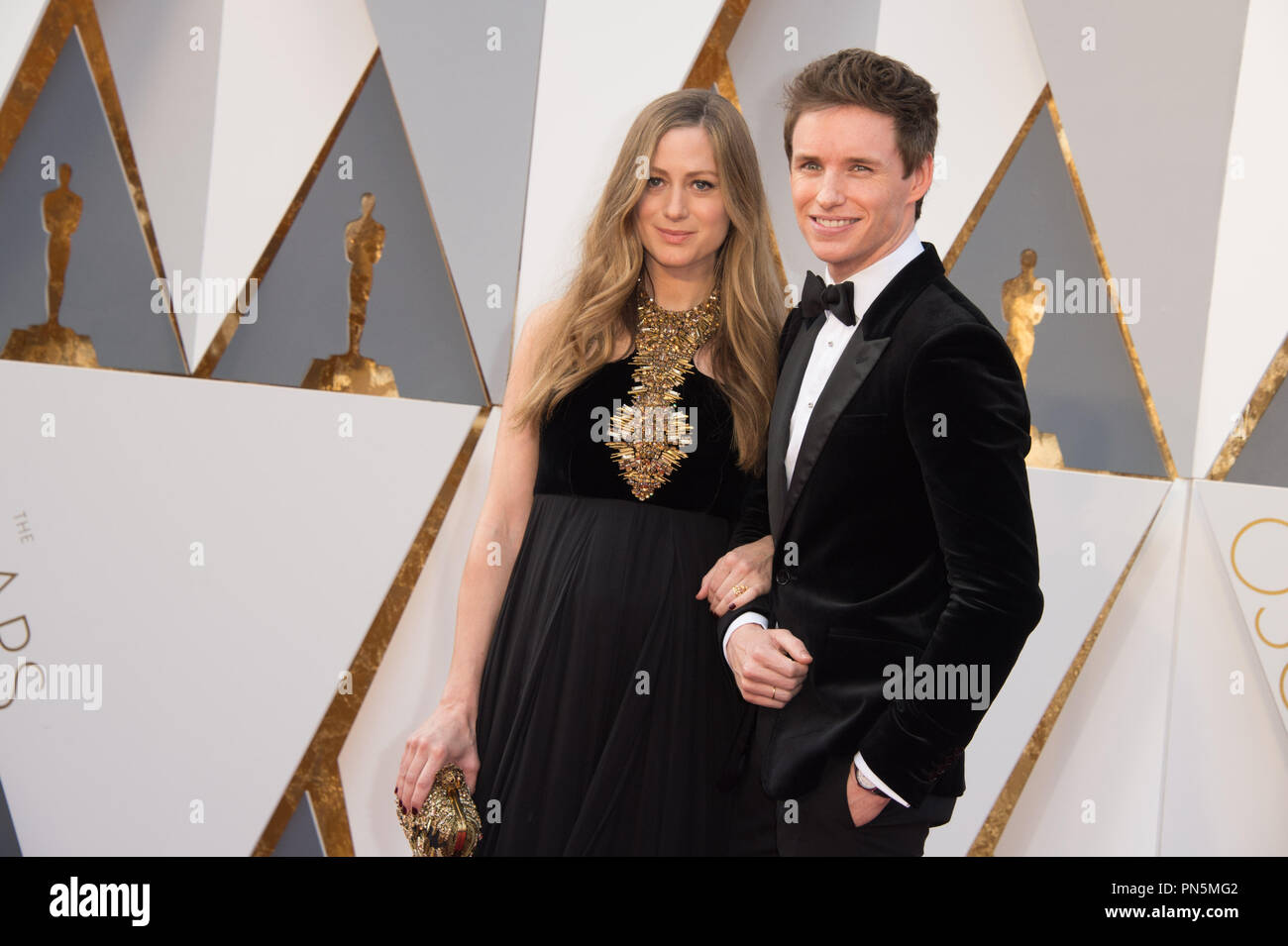 Hannah Bagshawe e Oscar®-nominee Eddie Redmayne arrivano al 88th Oscar® al Dolby® Theatre di Hollywood, CA domenica 28 febbraio, 2016. Riferimento al file # 32854 113THA per solo uso editoriale - Tutti i diritti riservati Foto Stock