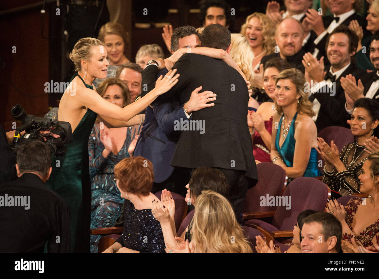 Oscar®-Candidati, Rachel McAdams e Mark Ruffalo, reagiscono all'annuncio per l'OSCAR® per Best Motion Picture dell'anno, per lavorare su "Spotlight" durante il live ABC teletrasmesso del 88th Oscar® al Dolby® Theatre di Hollywood, CA domenica 28 febbraio, 2016. Riferimento al file # 32854 783THA per solo uso editoriale - Tutti i diritti riservati Foto Stock