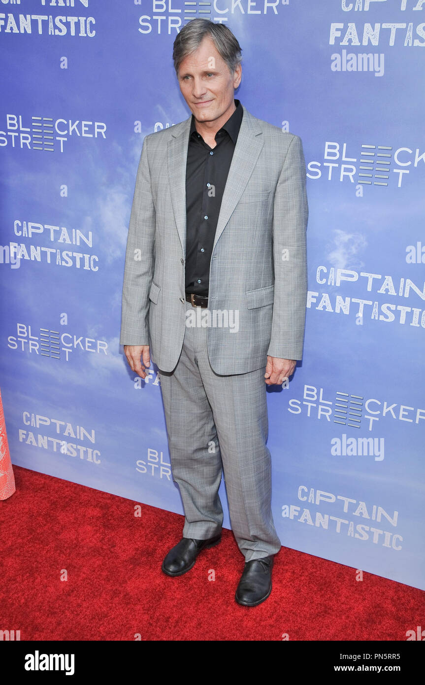 Viggo Mortensen presso il Los Angeles Premiere di 'capitano fantastico" tenutasi presso la Harmony Gold Theatre di Los Angeles, CA su Martedì, 28 giugno 2016. Foto di PRPP / PictureLux Riferimento File # 32936_002PRPP01 per solo uso editoriale - Tutti i diritti riservati Foto Stock